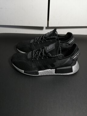 ADIDAS NMD-R1 BOOST WOMEN US SIZE 7.5 LIKE NEW